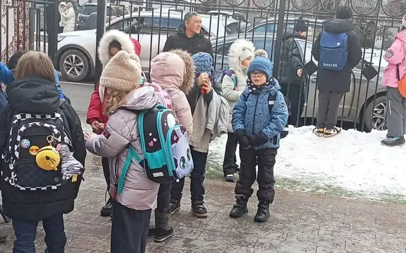 Угроза афтершоков: алматинцев просят находиться местах сбора населения до 16:00