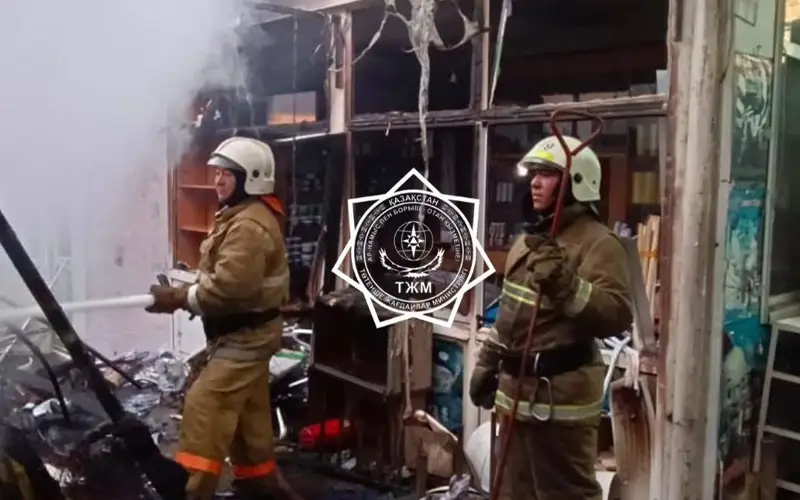 Торговые бутики горели на рынке в Алматы