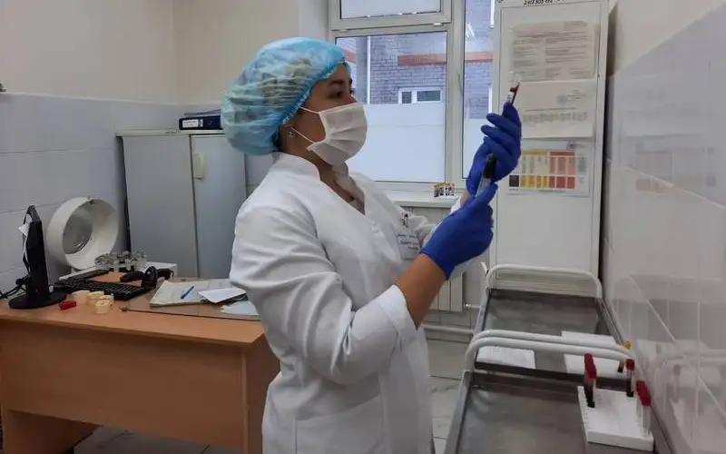 Жильем и подъемными обеспечат молодых сельских медиков в Карагандинской области