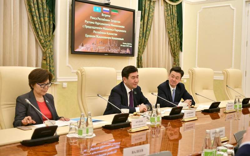 Ерлан Кошанов встретился с руководством Татарстана Ерлан Кошанов встретился с руководством Татарстана