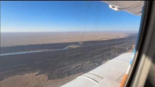 В Атырауской области на побережье Каспийского моря горит тростник