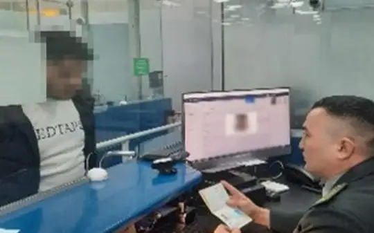 В аэропорту Алматы задержали иностранцев с поддельными паспортами