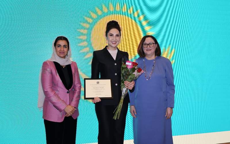 в нью-йорке поздравили женщин с 8 марта