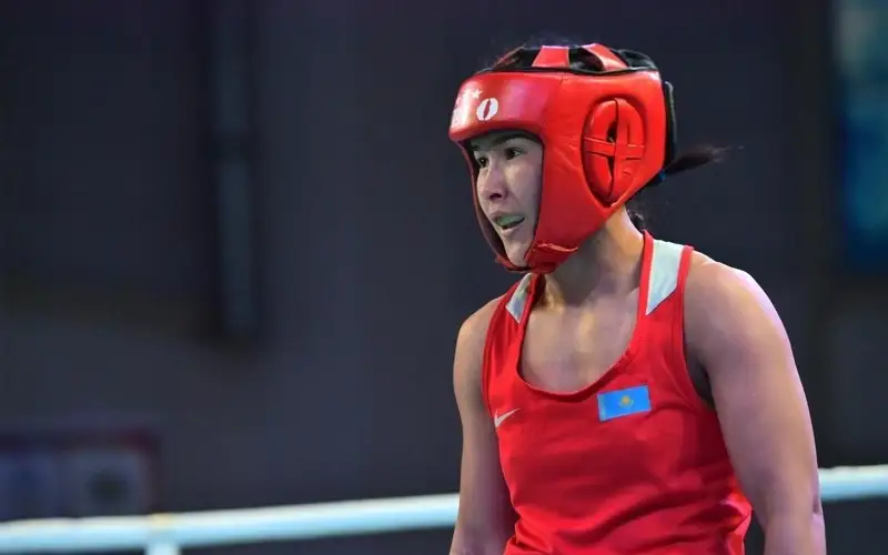 Казахстан понес первую потерю на лицензионном турнире по боксу