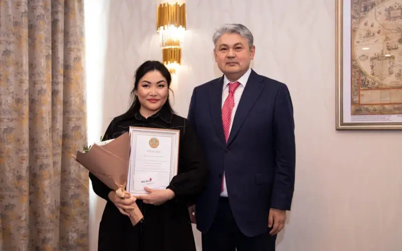 аким ВКО поздравил женщин с 8 Марта