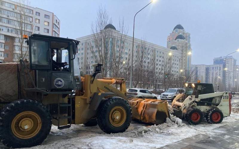 Osadkı v vıde snega s dojdem vypalı segodnıa v Astane