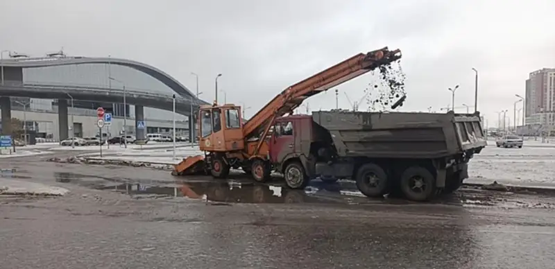 Снег с дождем в Астане: коммунальные службы работают в усиленном режиме