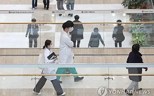 License suspension notices sent to some 5,000 defiant trainee doctors