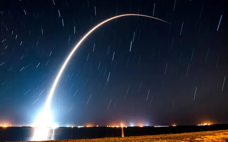 Компания Илона Маска запустила в космос две партии спутников Starlink