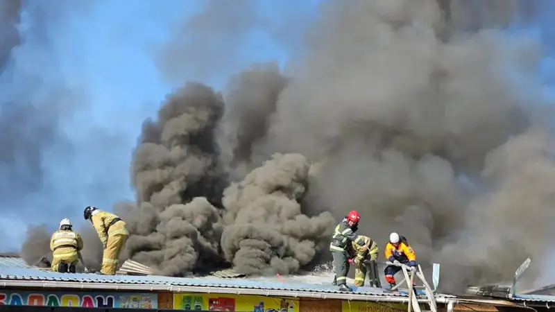 Warehouses catch fire in Taraz