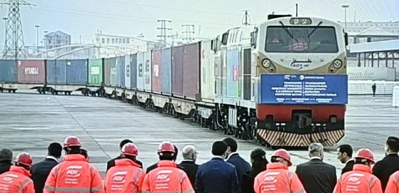 контейнерный поезд из Сианя 