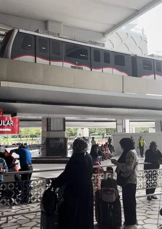 Поездка в Индонезию: Международный аэропорт в городе с населением 10 тысяч человек Поездка в Индонезию: Международный аэропорт в городе с населением 10 тысяч человек