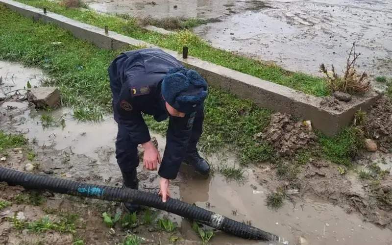 Backyards of 8 single-family houses flooded in Turkistan region Backyards of 8 single-family houses flooded in Turkistan region