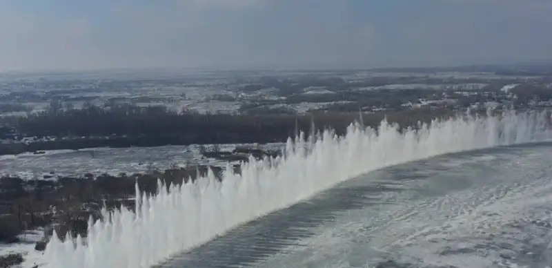 Работы по дроблению льда проведены на реке Иртыш в Семее