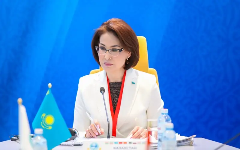 Акмарал Альназарова