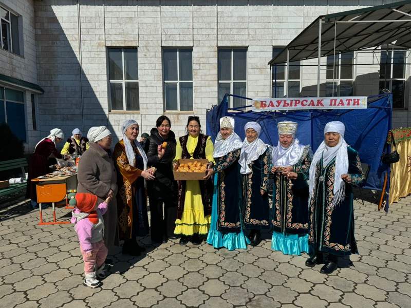 Konayev residents celebrate Nauryz with Bauyrsak Party