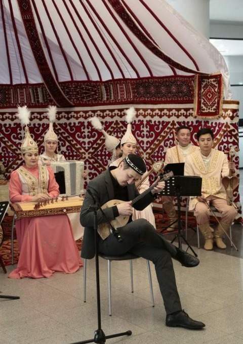 В Астане прошел вечер народных инструментов для детей В Астане прошел вечер народных инструментов для детей