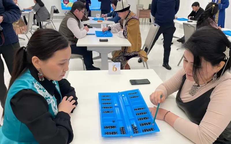 Президент іс басқармасы қызметкерлері арасында тоғызқұмалақ ойынынан турнир басталды