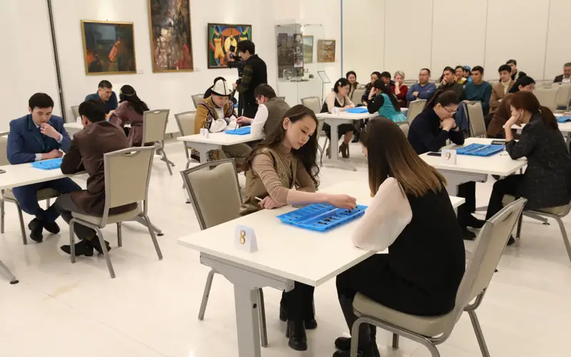 Prezıdent is basqarmasy qyzmetkerleri arasynda toǵyzqumalaq oıynynan týrnır bastaldy