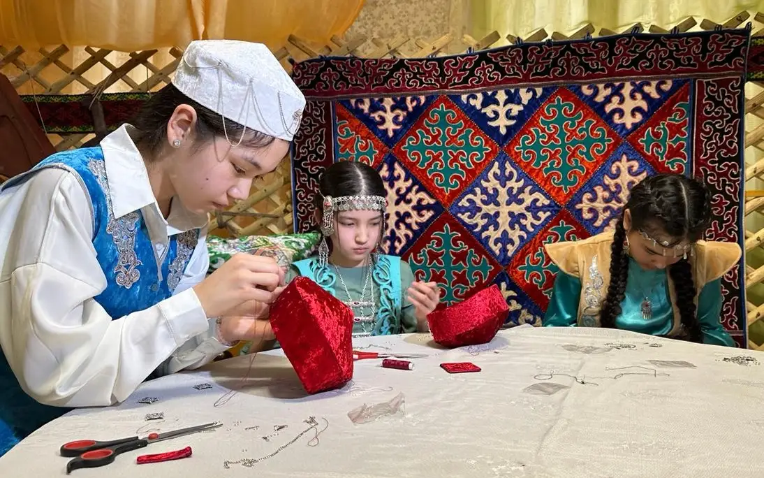 Үнді әйелдерінің порно фотолары Орыс отбасындағы секс