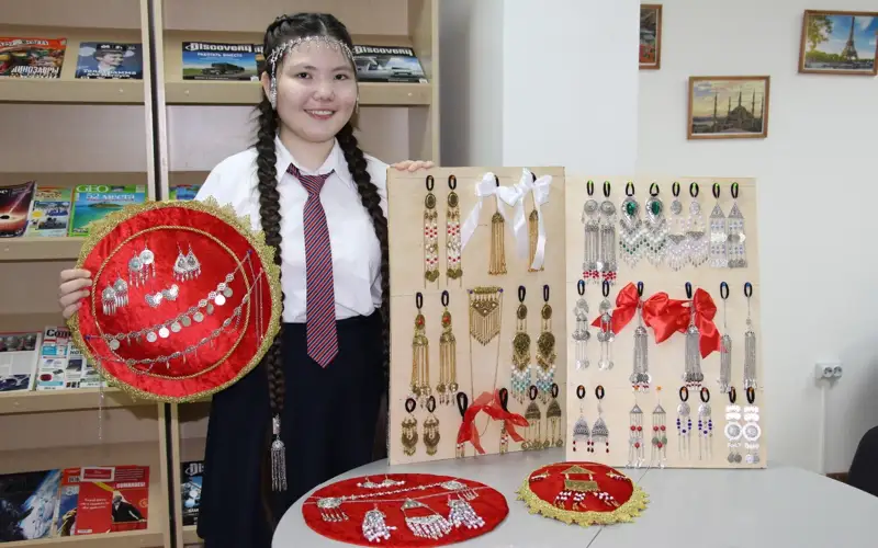 Алтын Исламова