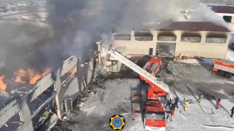 70 firefighters battling large warehouse fire in Astana 70 firefighters battling large warehouse fire in Astana