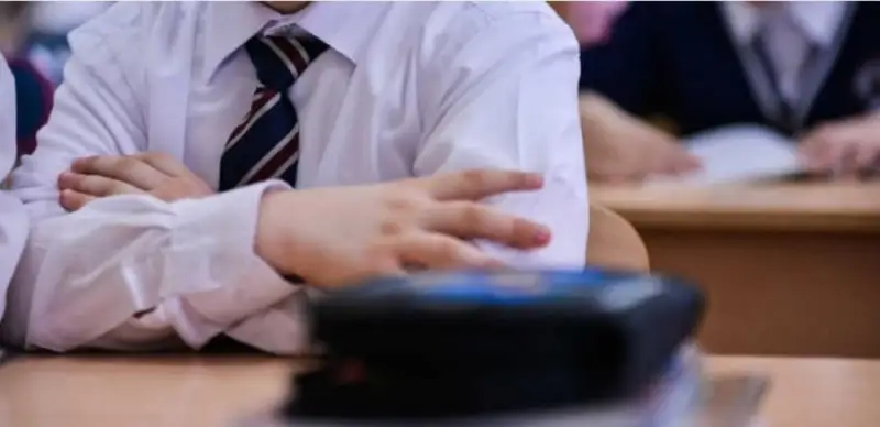 Ұлттық киім, оқушы