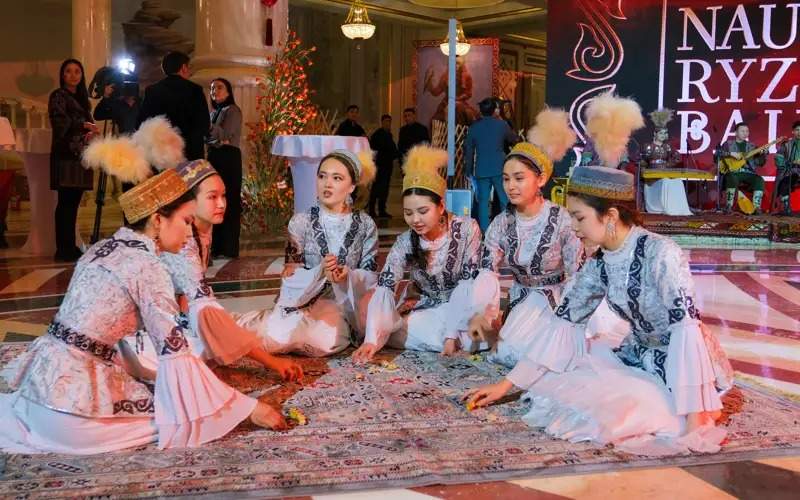 Eagles, asyks and Kazakh dances: Ambassadors to Kazakhstan celebrate Naruryz Eagles, asyks and Kazakh dances: Ambassadors to Kazakhstan celebrate Naruryz