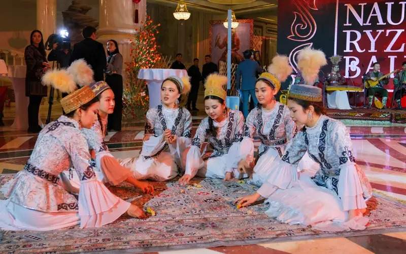 Eagles, asyks and Kazakh dances: Ambassadors to Kazakhstan celebrate Naruryz