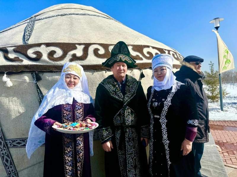 Массовые гуляния проходят в жилых массивах Астаны Массовые гуляния проходят в жилых массивах Астаны
