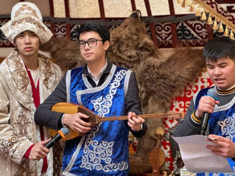 Массовые гуляния проходят в жилых массивах Астаны Массовые гуляния проходят в жилых массивах Астаны
