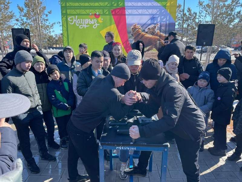 Массовые гуляния проходят в жилых массивах Астаны Массовые гуляния проходят в жилых массивах Астаны