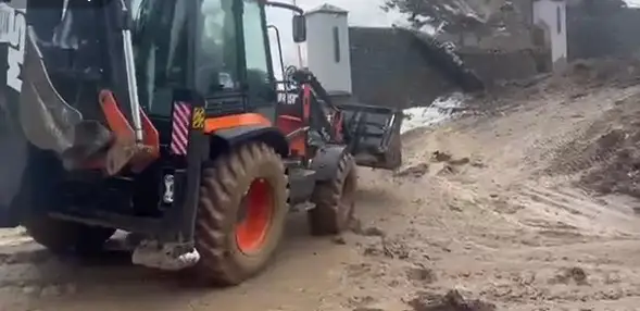 сход насыпного грунта в Алматы