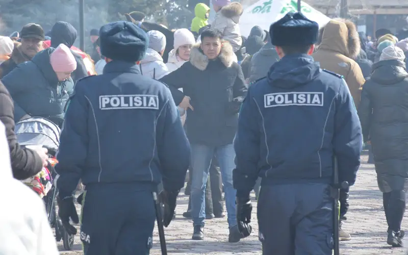 polıtsııa, naýryz