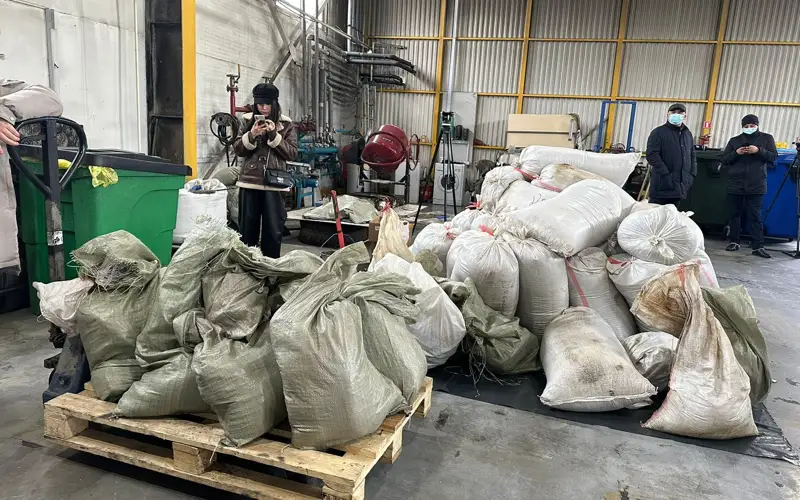 Четыре тонны ранее изъятого насвая утилизировали в Астане