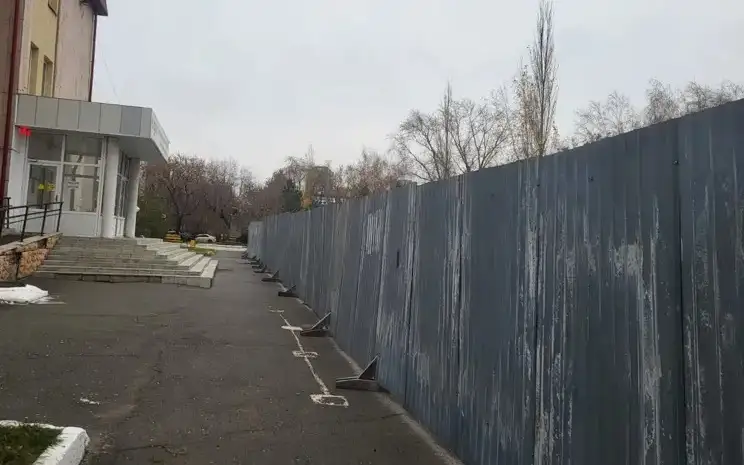 Проблема точечной застройки вновь обострилась в Петропавловске