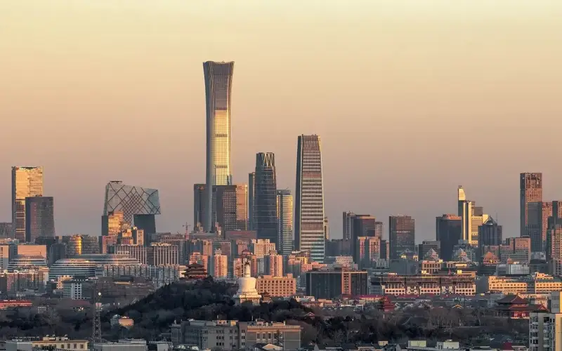 Beijing to develop multiple 100-bln-yuan consumption hubs by 2030