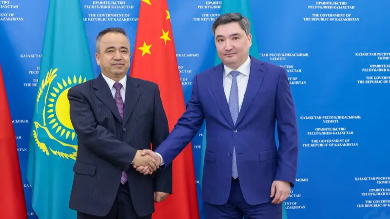 哈萨克斯坦政府总理会见中国新疆自治区主席