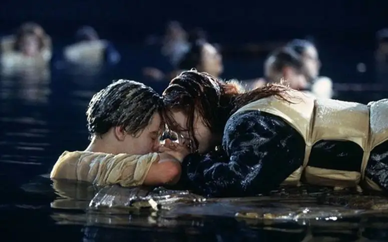 Дверь из «Титаника» продали на аукционе почти за $719 тысяч