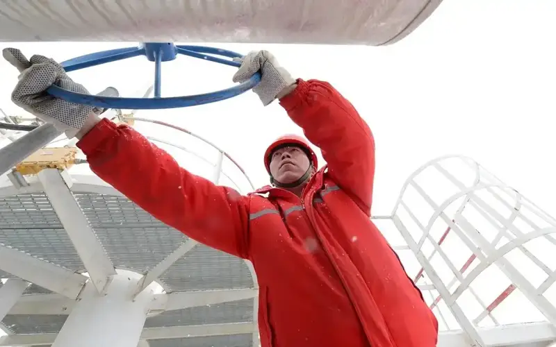 Россия 2033 йилгача Қозоғистон ҳудуди орқали Хитойга 100 миллион тонна нефть экспорт қилишни режалаштирмоқда   