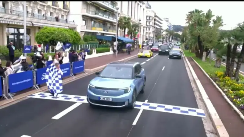 امەريكالىق ايەل ەلەكتر كولىگىمەن الەمدىك رەكورد ورناتتى