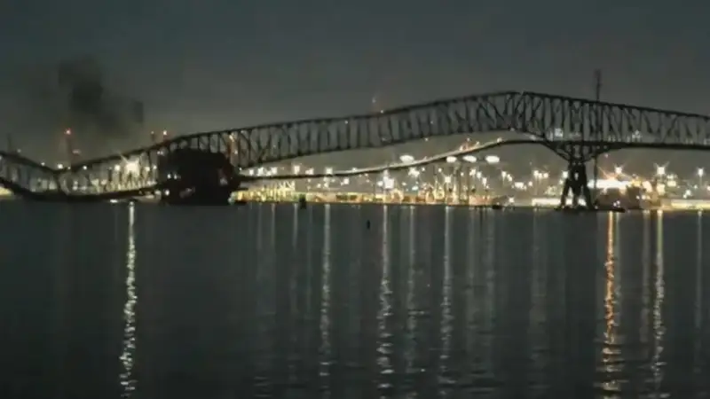 2 rescued, 6 missing after Maryland bridge taken down by cargo ship