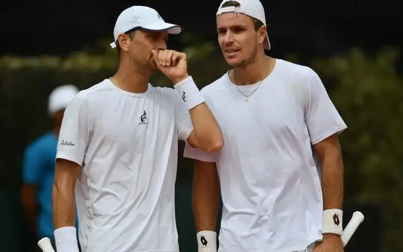 Теннисчилар