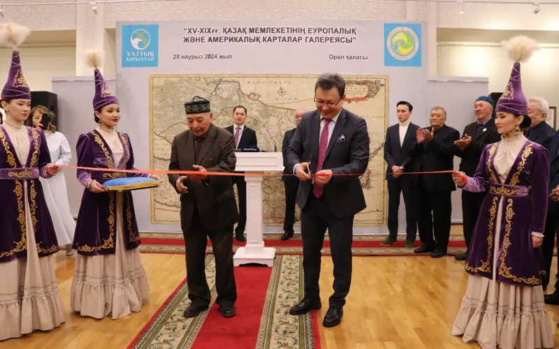 Артефакты казахской государственности представили на выставке в Уральске