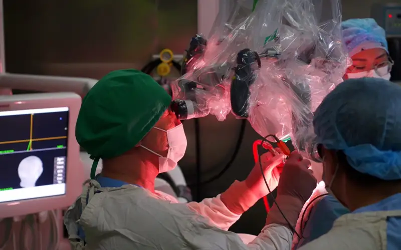 Более 700 операций по ОСМС провели в астанинском Национальном центре нейрохирургии