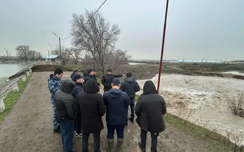 Плотину водохранилища прорвало в Алматинской области
