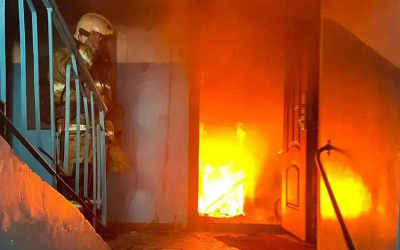 Fire breaks out in residential buidling