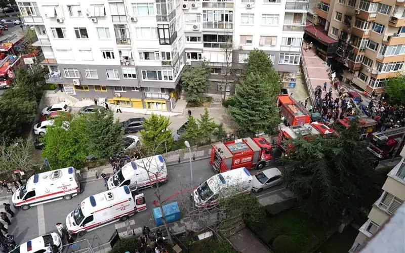 При пожаре в ночном клубе Стамбула погибли люди