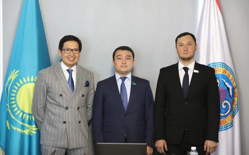 Двух депутатов определили в маслихате Алматы