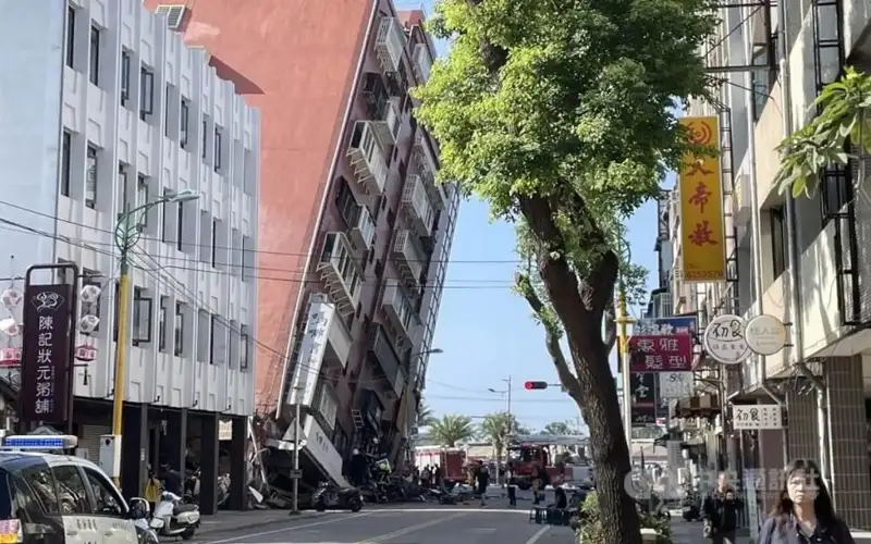 M7.7 quake in Taiwan kills 9, injures more than 800
